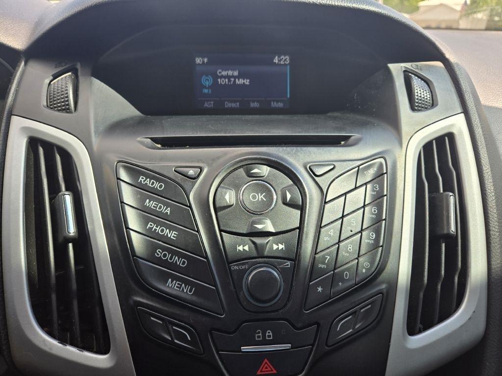 Ford Focus SE Sedan 2014