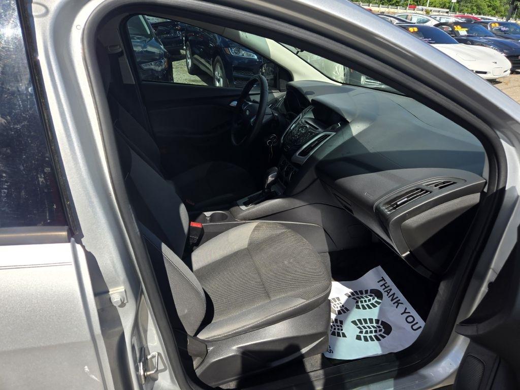 Ford Focus SE Sedan 2014
