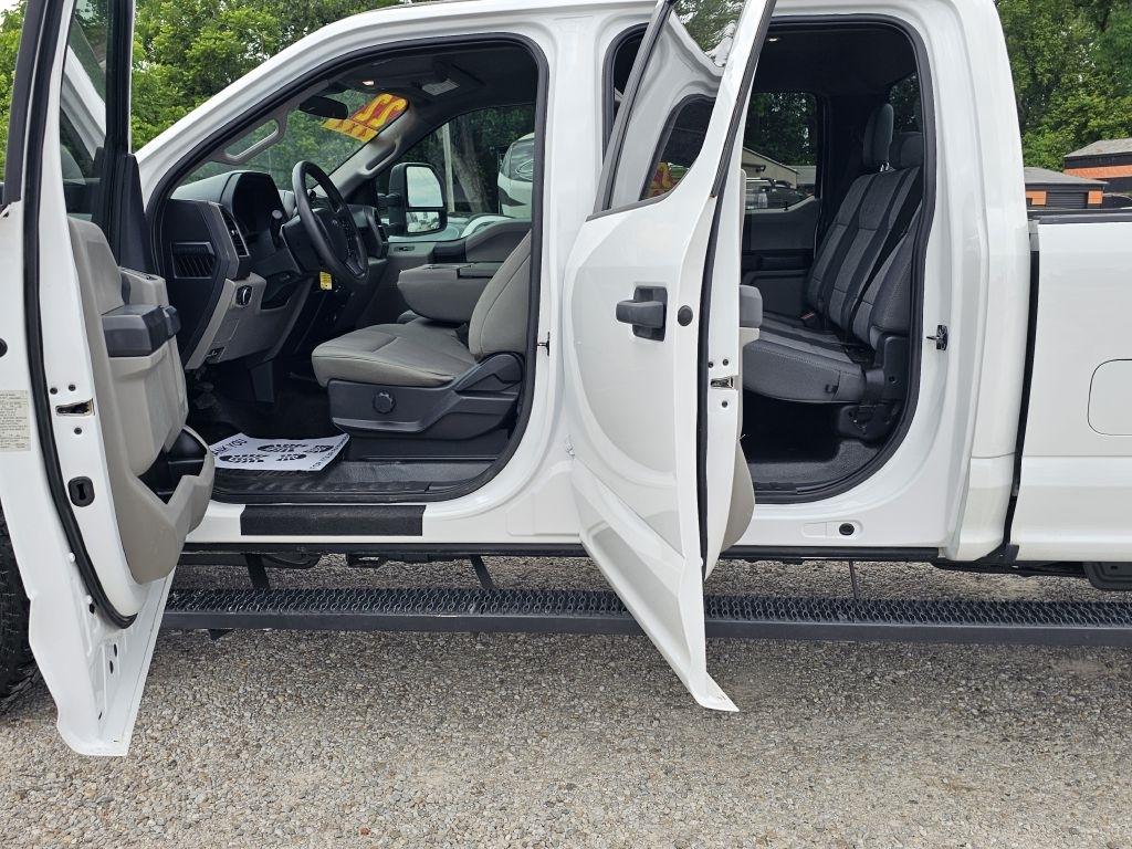 Ford F-250 SD Platinum Crew Cab 4WD 2022