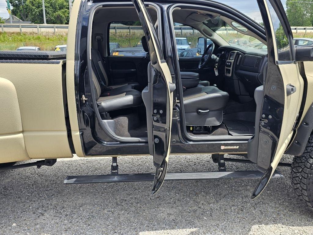 Dodge Ram 3500 ST Quad Cab Long Bed 4WD DRW 2003