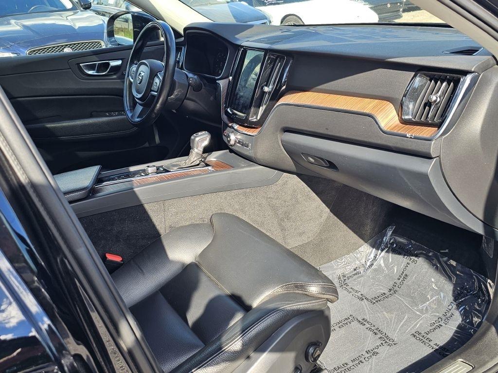 Volvo XC60 T5 Momentum AWD 2019