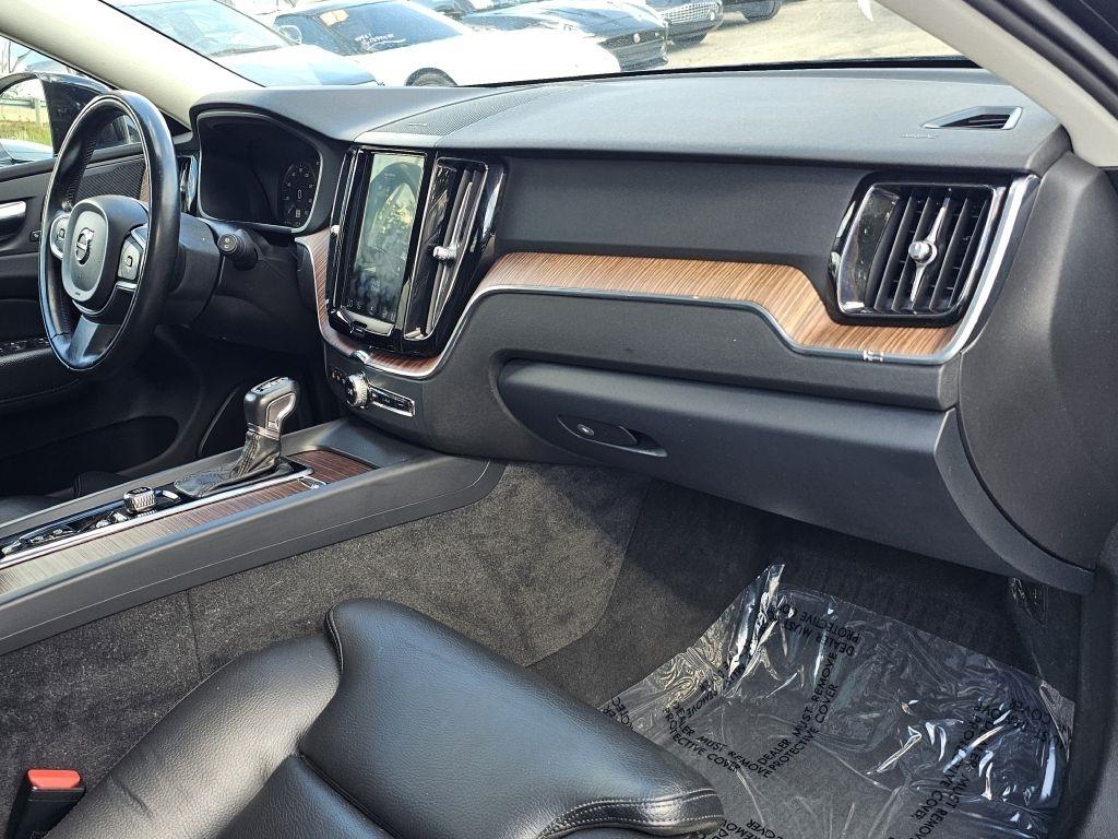 Volvo XC60 T5 Momentum AWD 2019