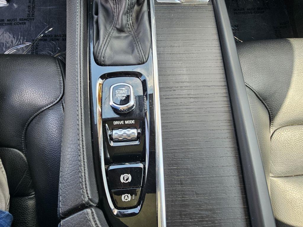 Volvo XC90 T6 Momentum AWD 2020