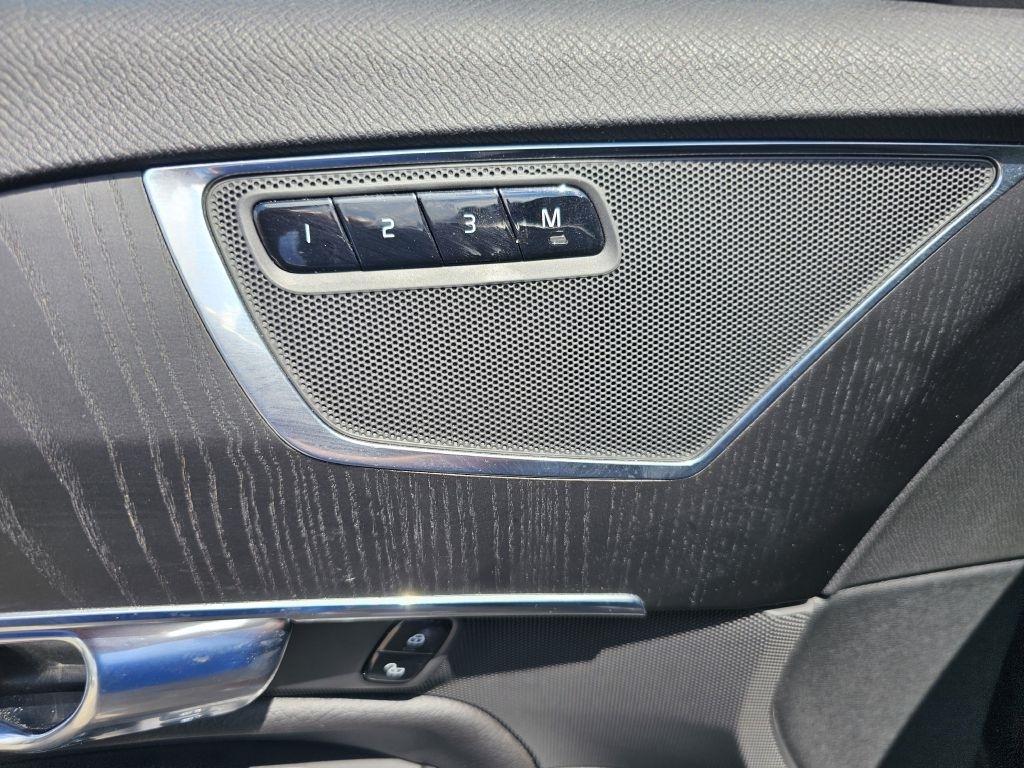 Volvo XC90 T6 Momentum AWD 2020