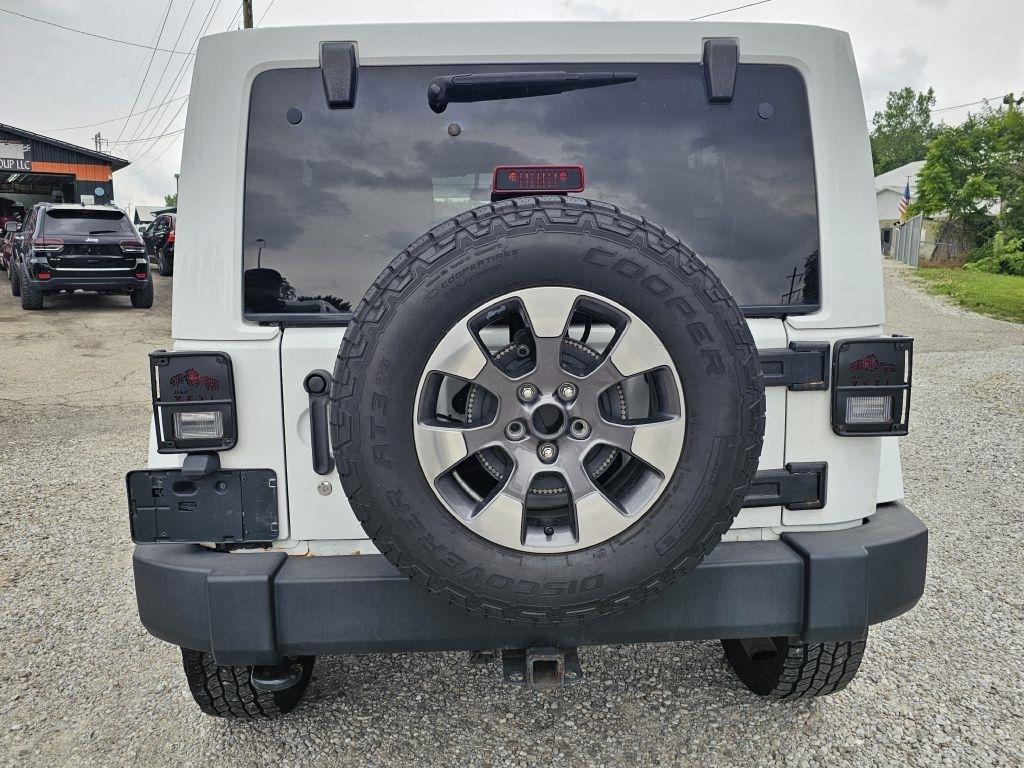 Jeep Wrangler Unlimited Sahara 4WD 2012