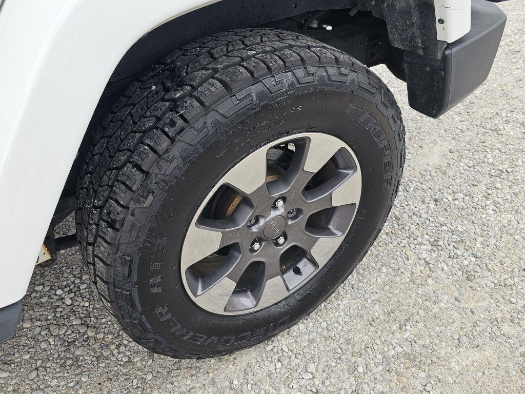 Jeep Wrangler Unlimited Sahara 4WD 2012