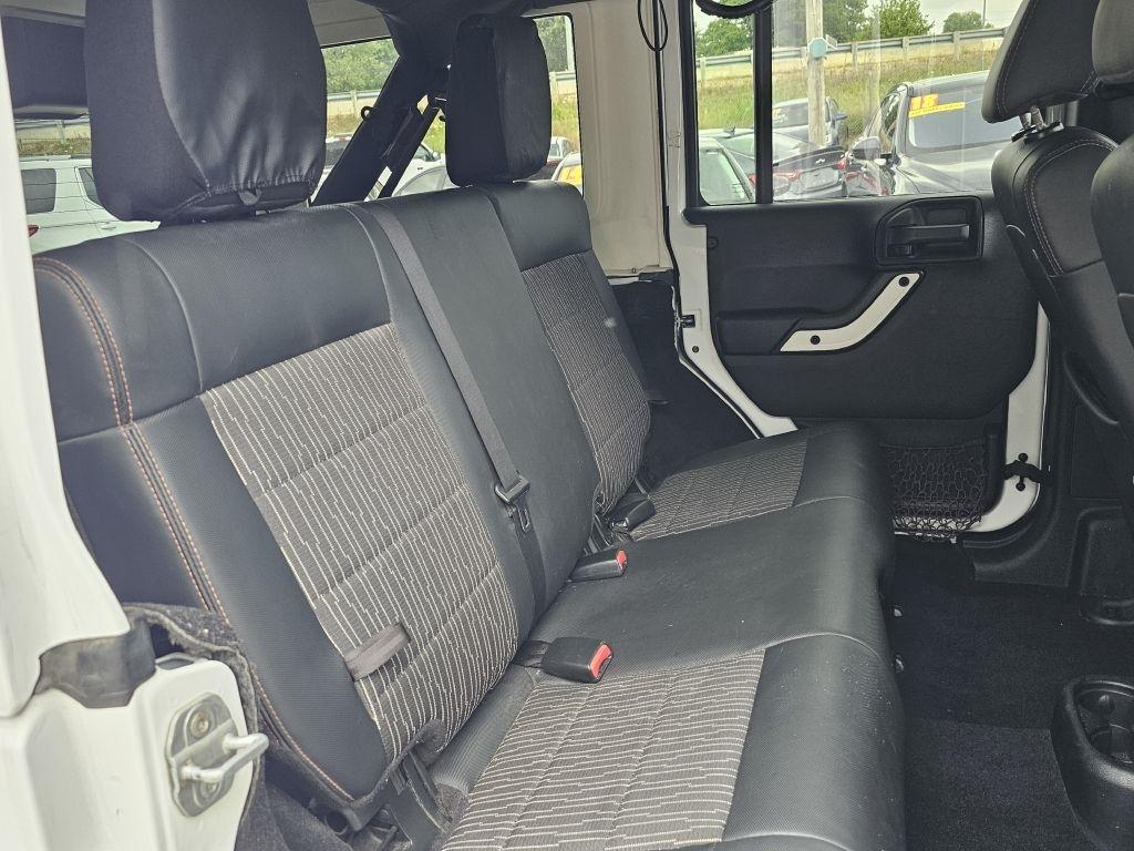 Jeep Wrangler Unlimited Sahara 4WD 2012