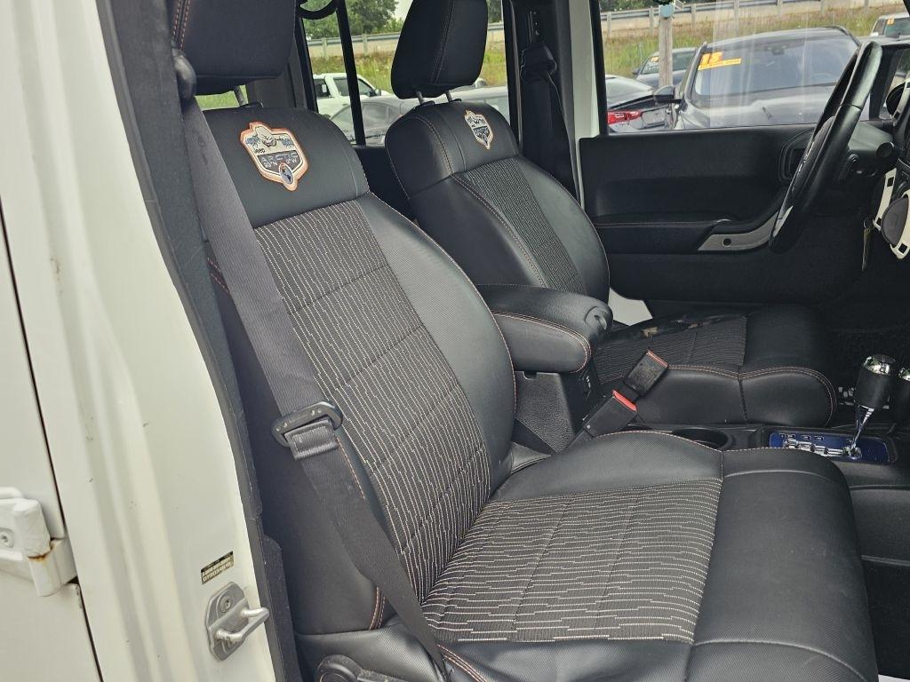 Jeep Wrangler Unlimited Sahara 4WD 2012