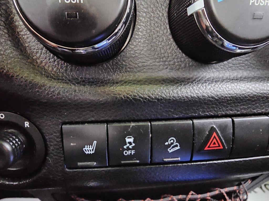 Jeep Wrangler Unlimited Sahara 4WD 2012