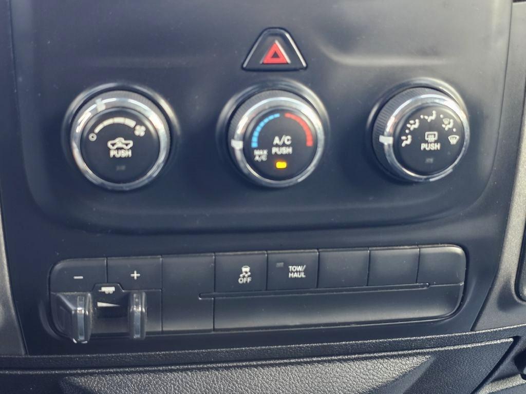RAM 2500 Tradesman Crew Cab LWB 2WD 2016