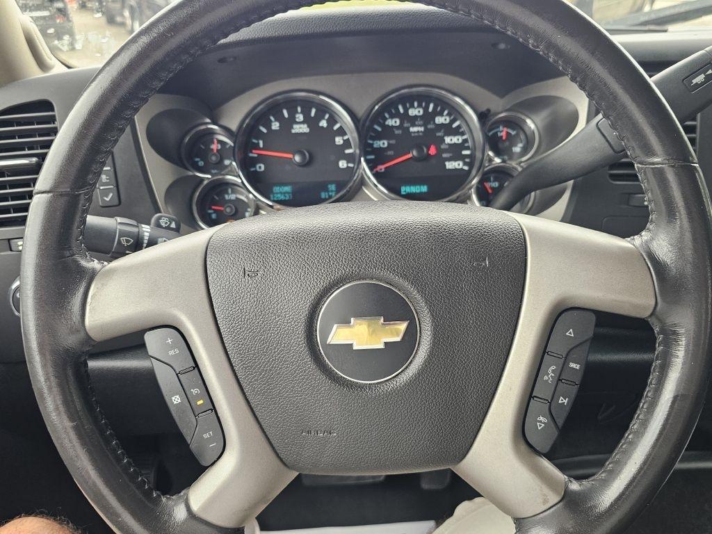 Chevrolet Silverado 1500 LT Crew Cab 4WD 2012