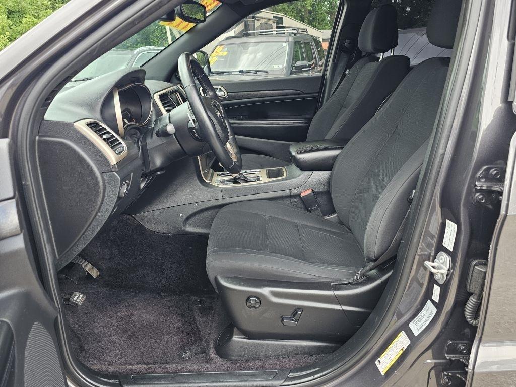 Jeep Grand Cherokee Laredo 4WD 2017