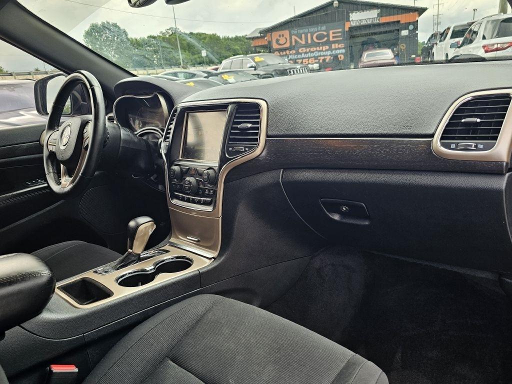 Jeep Grand Cherokee Laredo 4WD 2017