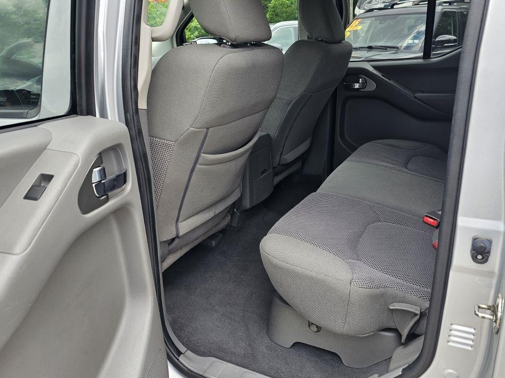 Nissan Frontier S Crew Cab 6MT 2WD 2019
