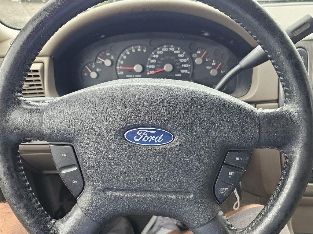 Ford Explorer XLT 4.0L 4WD 2003
