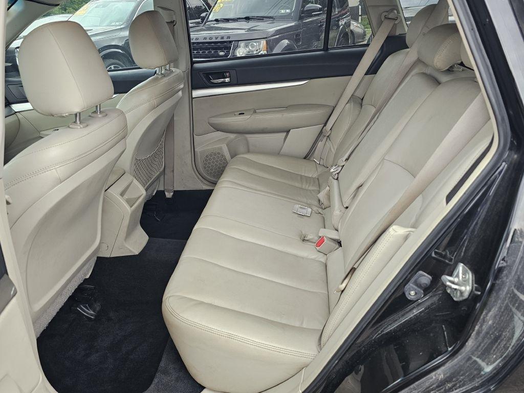 Subaru Outback 2.5i Premium 2011