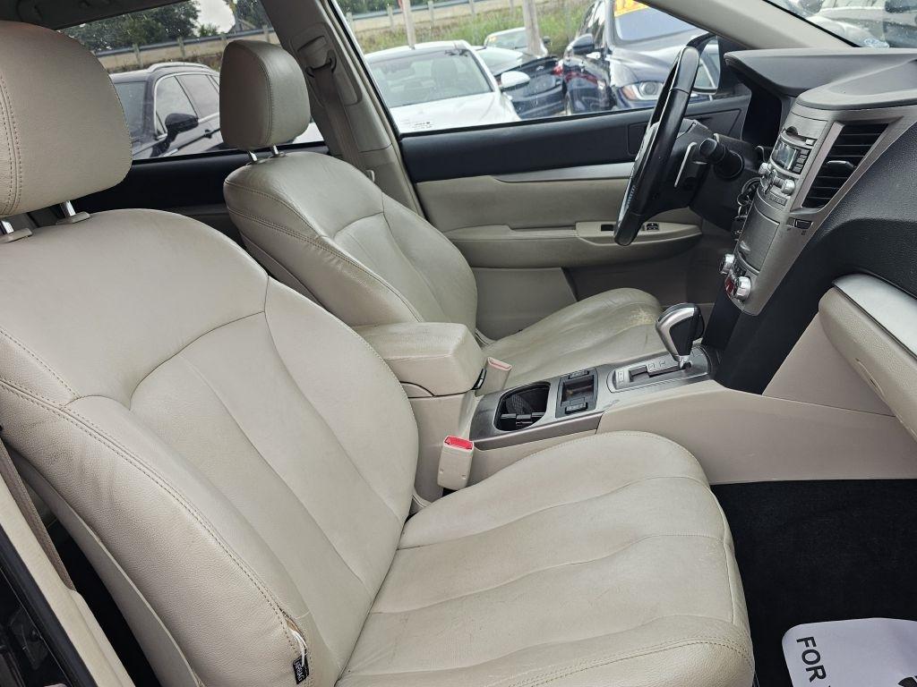 Subaru Outback 2.5i Premium 2011