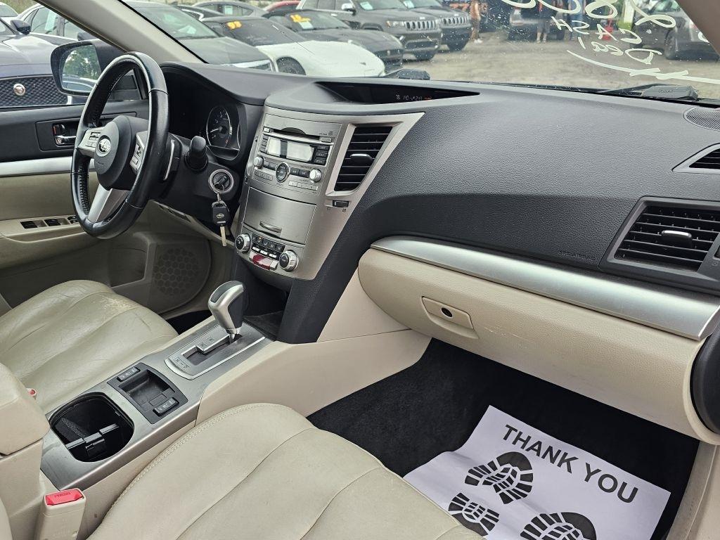 Subaru Outback 2.5i Premium 2011