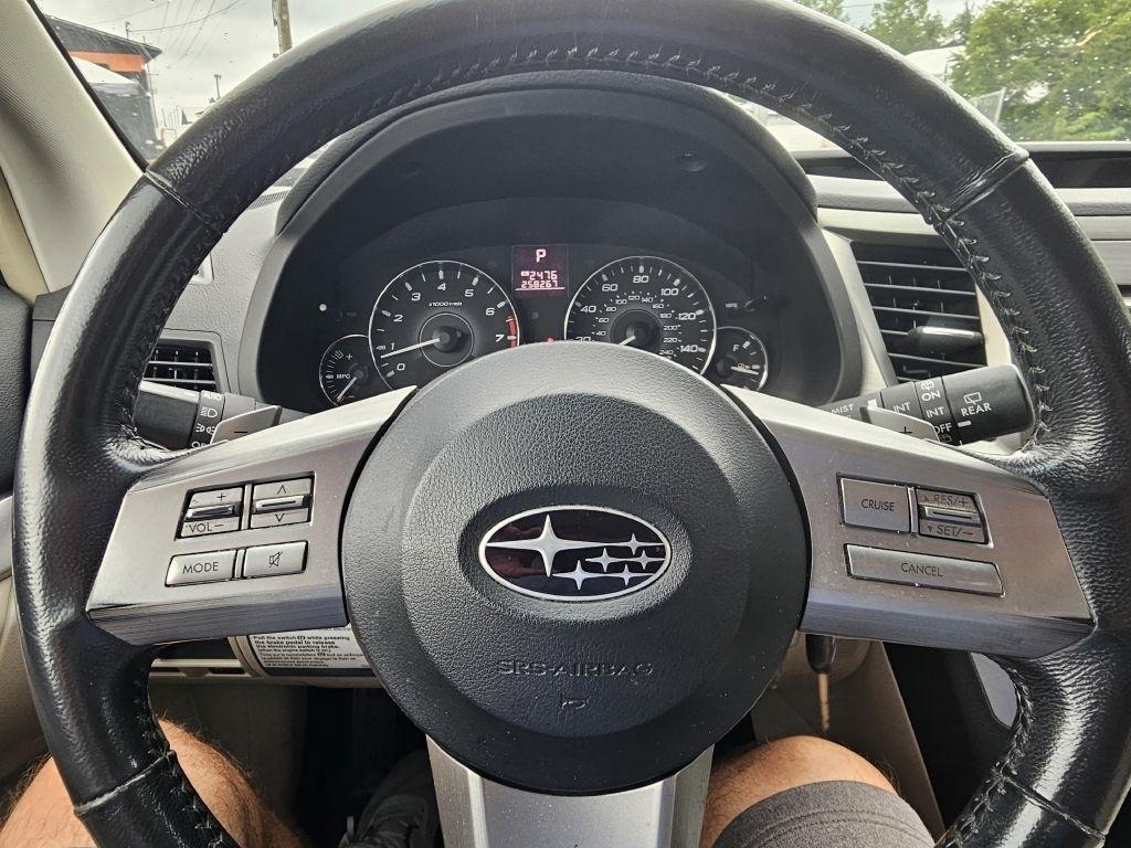 Subaru Outback 2.5i Premium 2011