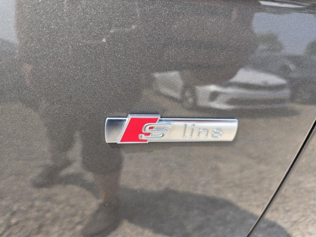 Audi A4 2.0T Sedan quattro Tiptronic 2014