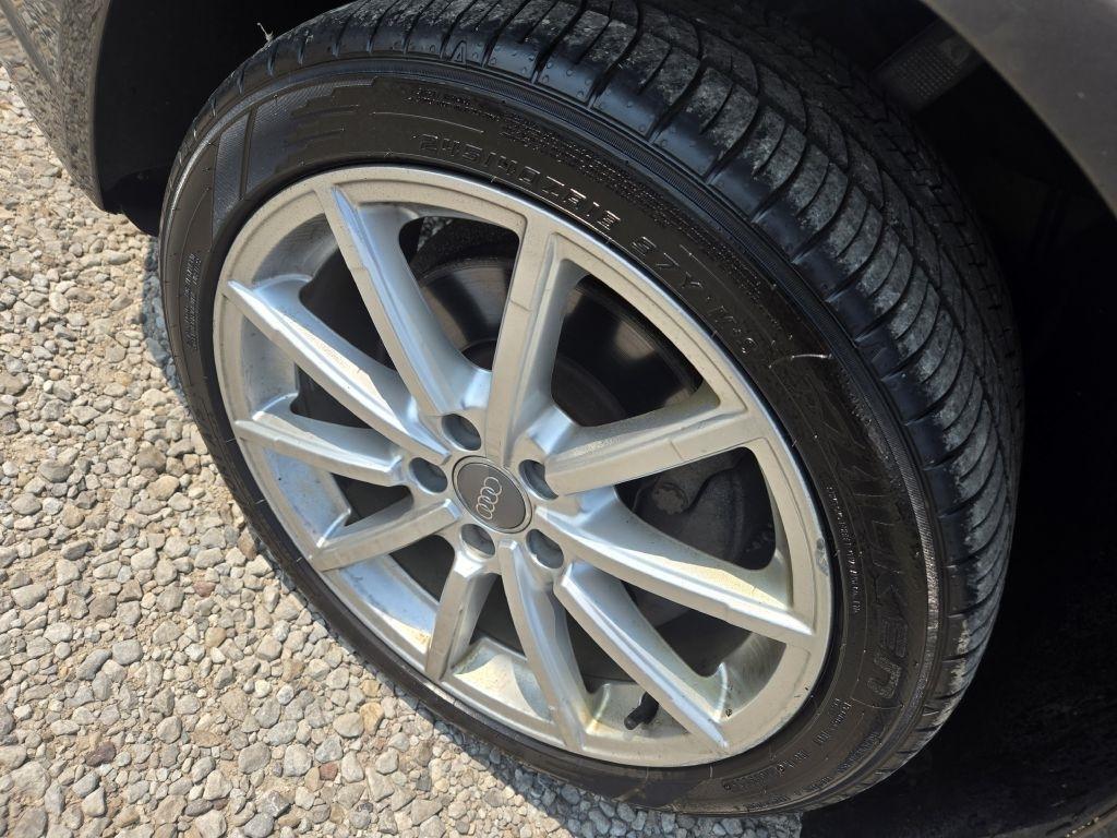 Audi A4 2.0T Sedan quattro Tiptronic 2014