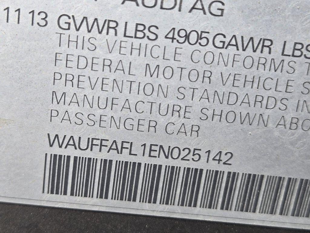 Audi A4 2.0T Sedan quattro Tiptronic 2014