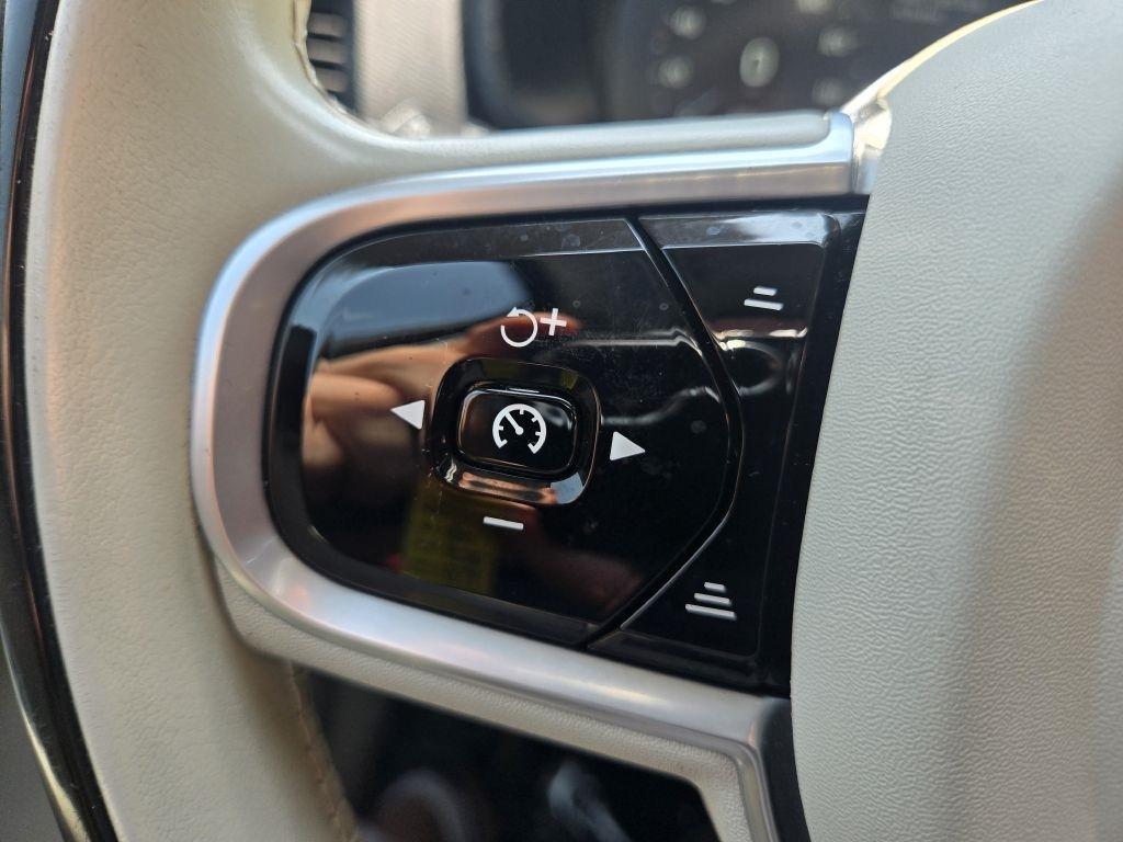 Volvo XC90 T6 Momentum AWD 2018