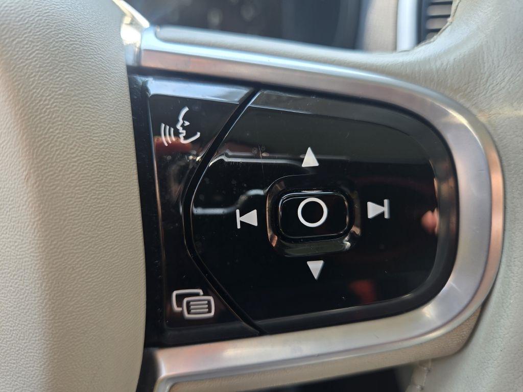 Volvo XC90 T6 Momentum AWD 2018
