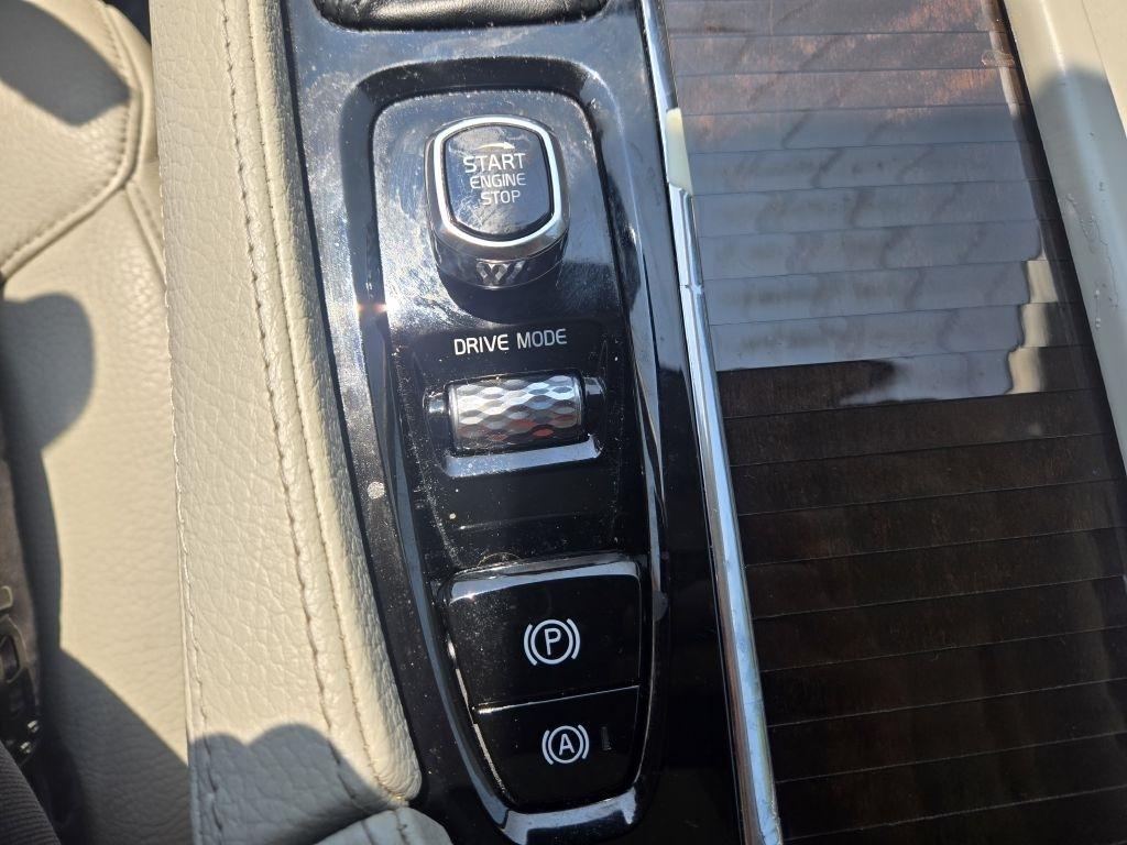 Volvo XC90 T6 Momentum AWD 2018