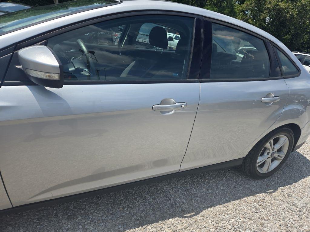 Ford Focus SE Sedan 2014