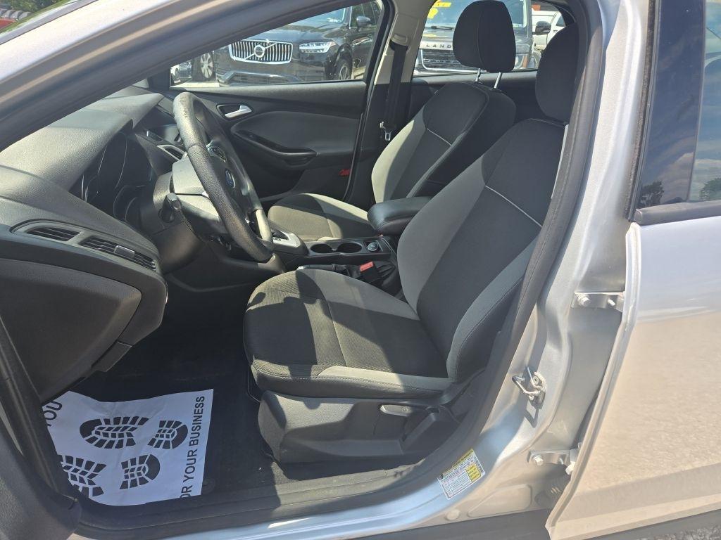 Ford Focus SE Sedan 2014
