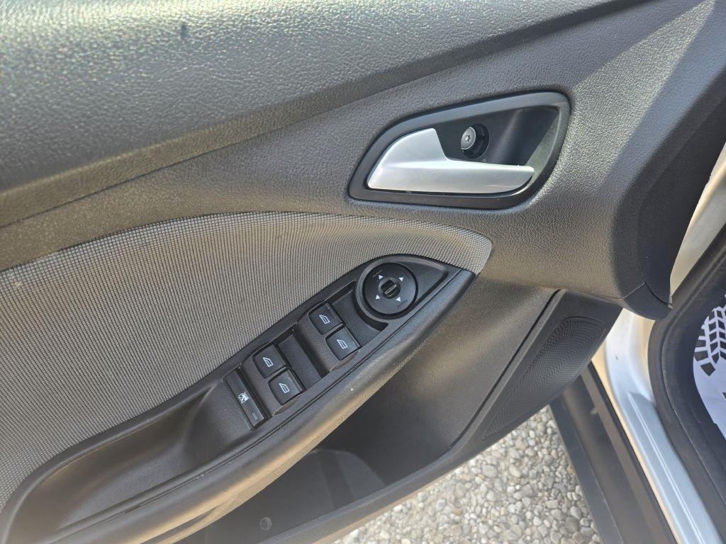 Ford Focus SE Sedan 2014