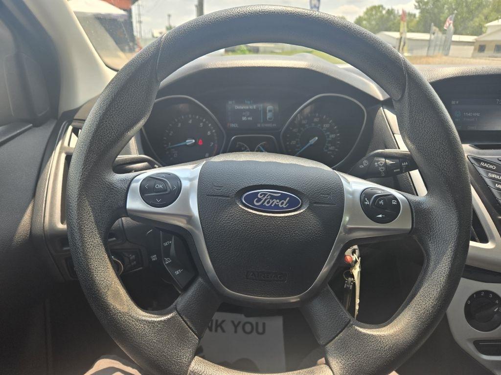 Ford Focus SE Sedan 2014