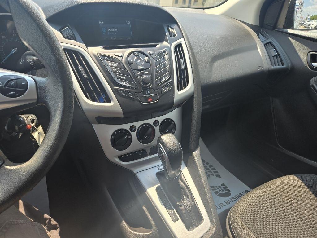Ford Focus SE Sedan 2014