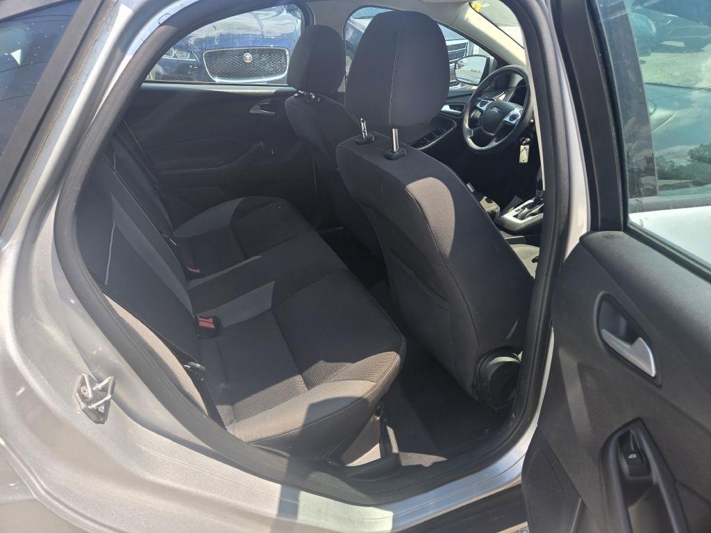 Ford Focus SE Sedan 2014
