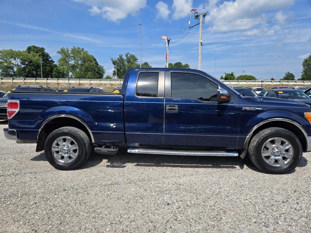 Ford F-150 XL SuperCab 8-ft. Bed 2WD 2012