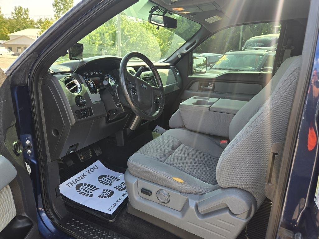 Ford F-150 XL SuperCab 8-ft. Bed 2WD 2012