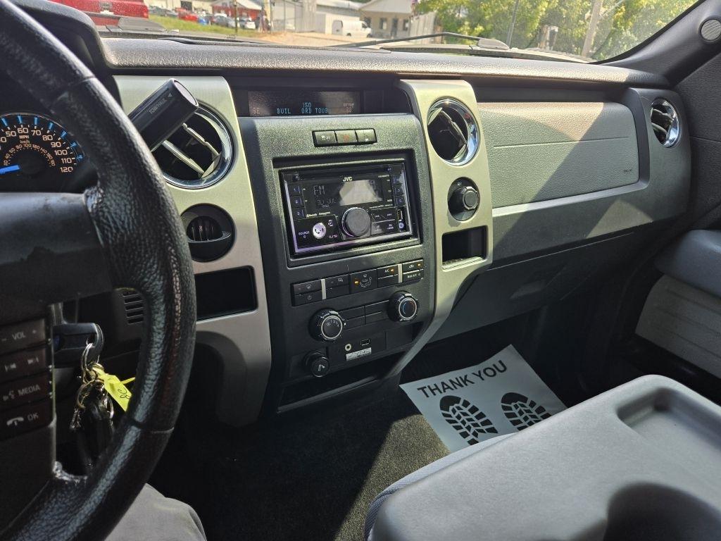 Ford F-150 XL SuperCab 8-ft. Bed 2WD 2012