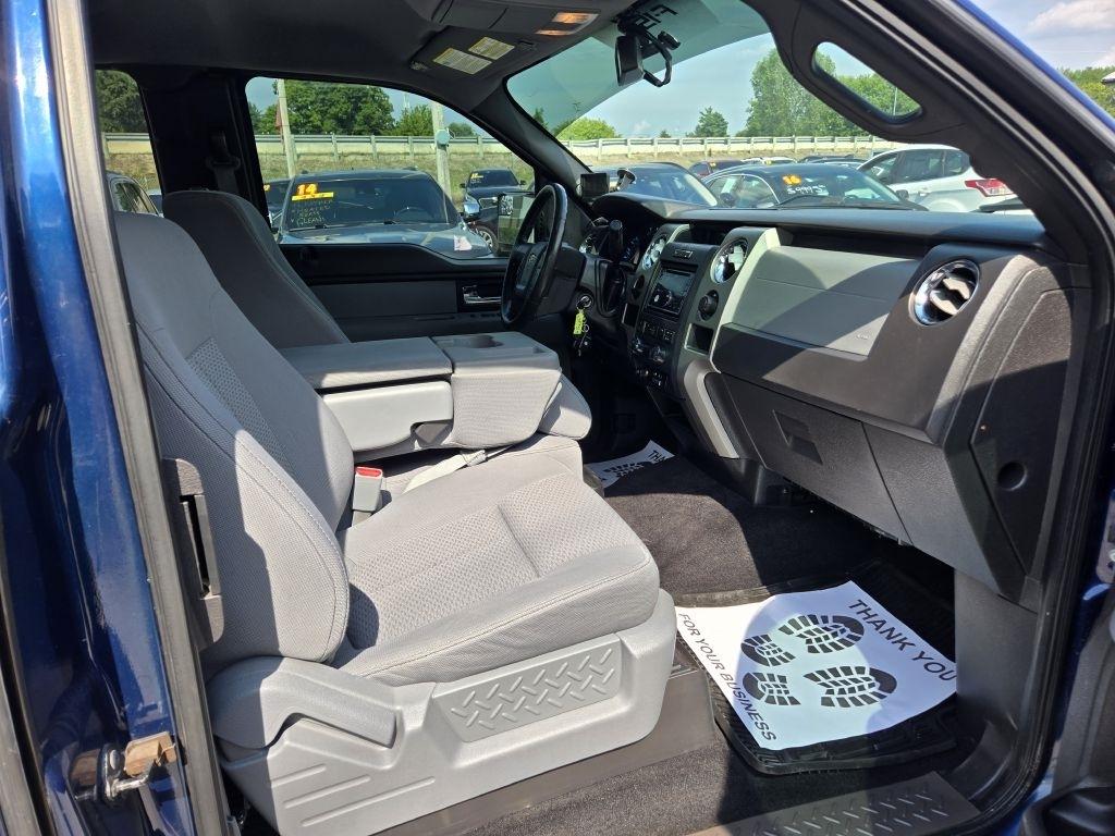 Ford F-150 XL SuperCab 8-ft. Bed 2WD 2012