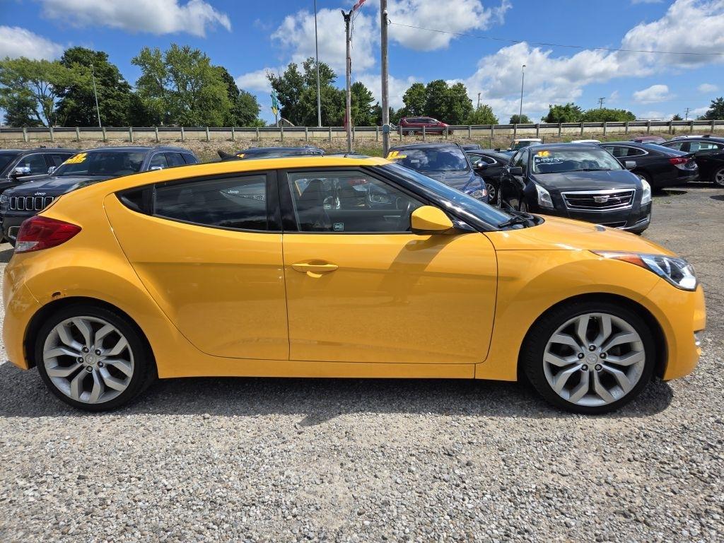 Hyundai Veloster Base 2015