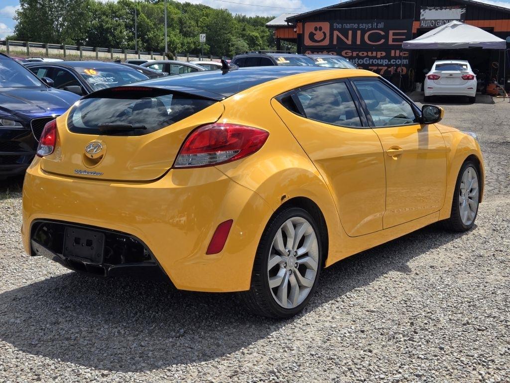 Hyundai Veloster Base 2015