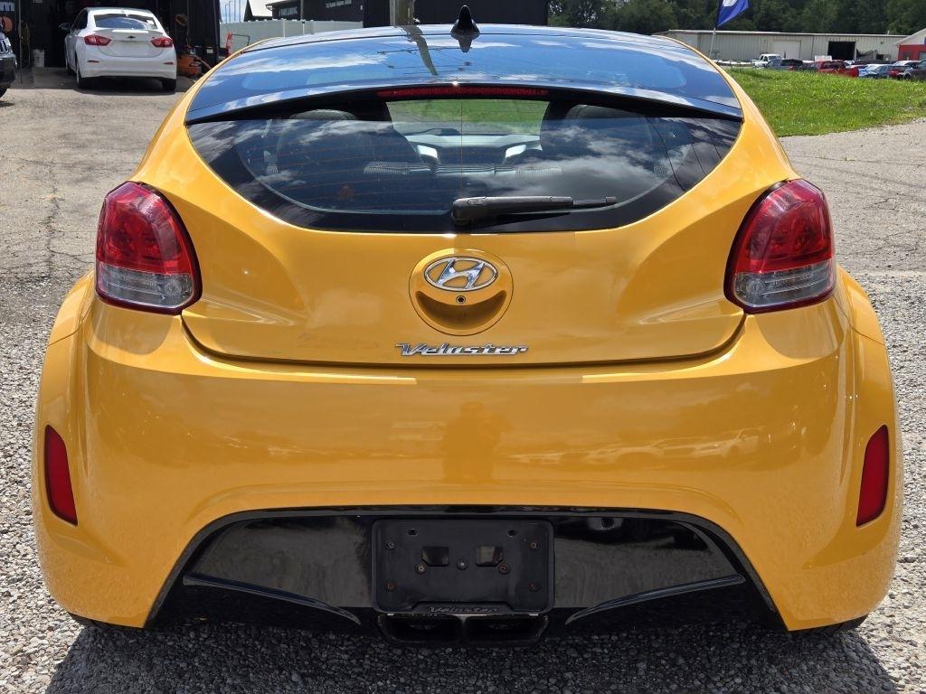 Hyundai Veloster Base 2015