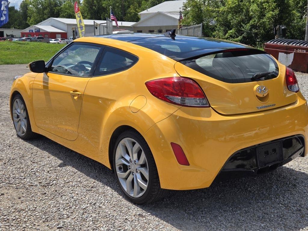 Hyundai Veloster Base 2015