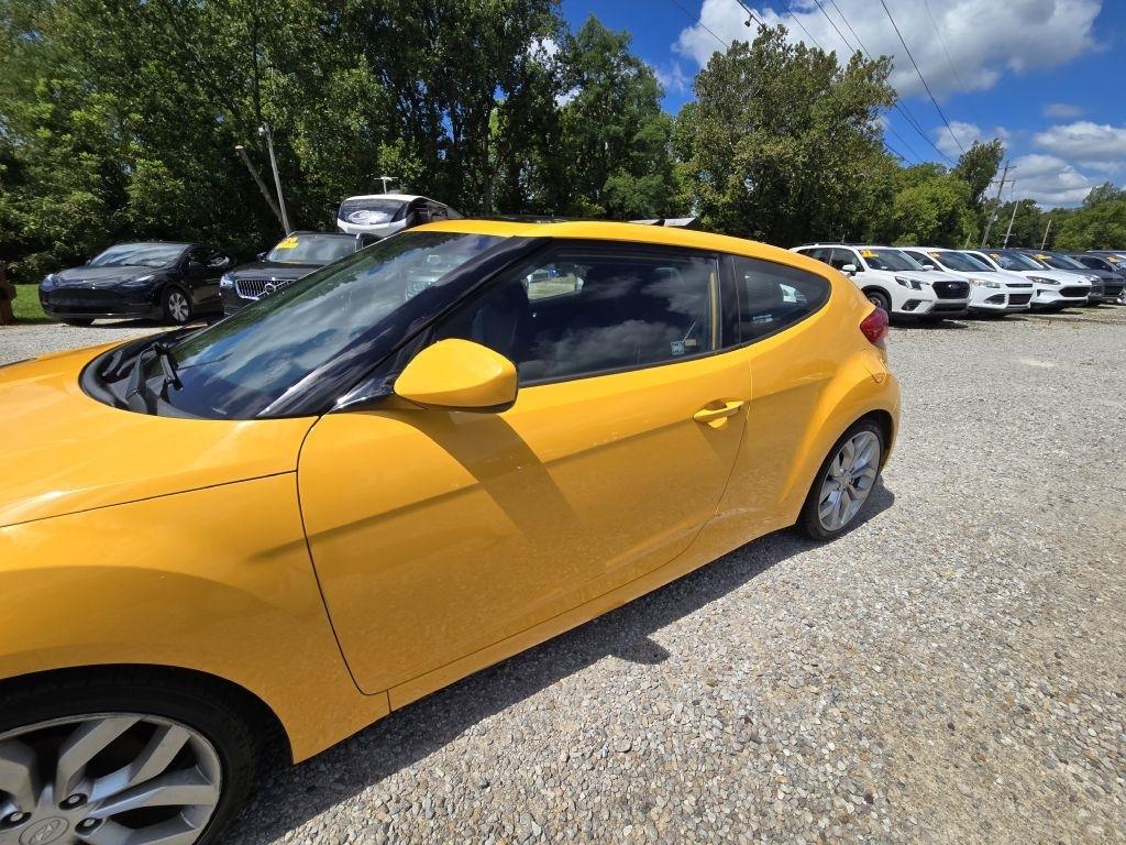 Hyundai Veloster Base 2015