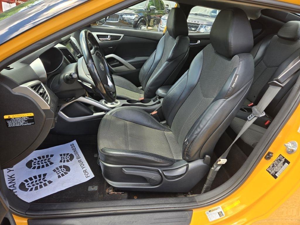 Hyundai Veloster Base 2015