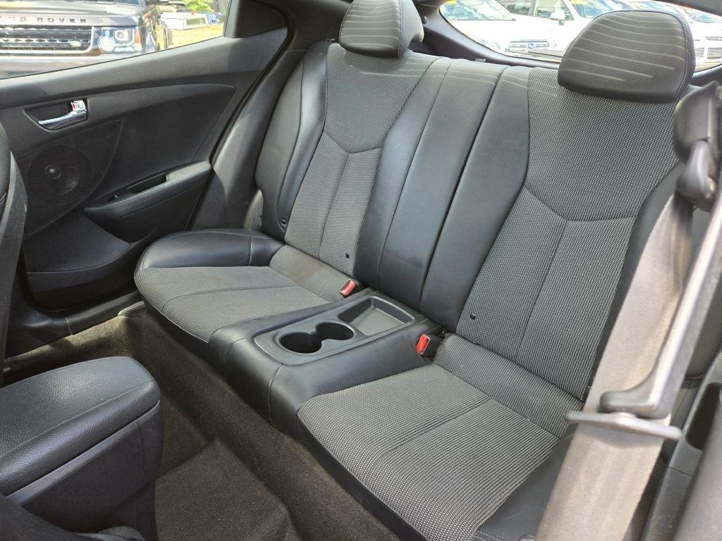 Hyundai Veloster Base 2015
