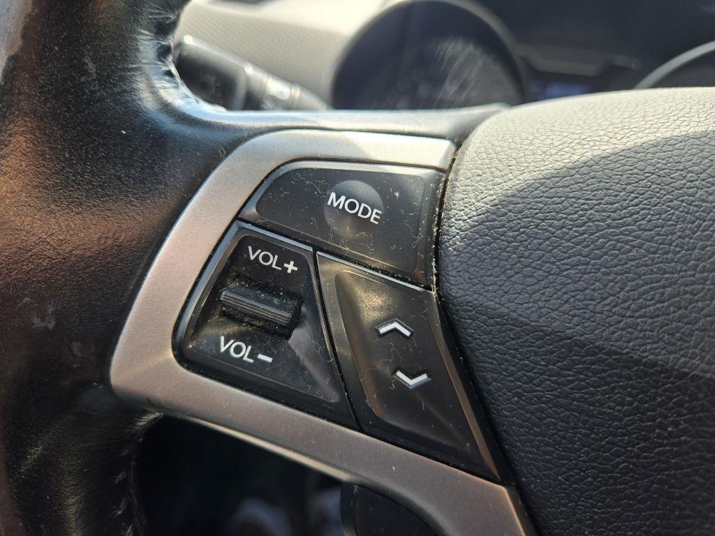 Hyundai Veloster Base 2015