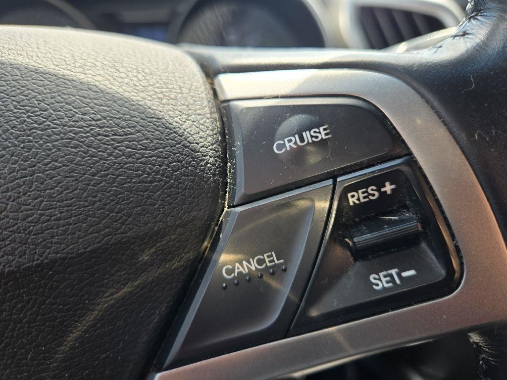 Hyundai Veloster Base 2015