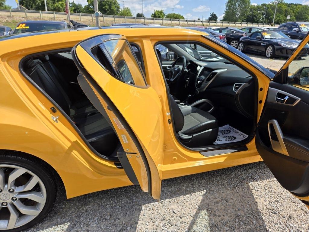 Hyundai Veloster Base 2015