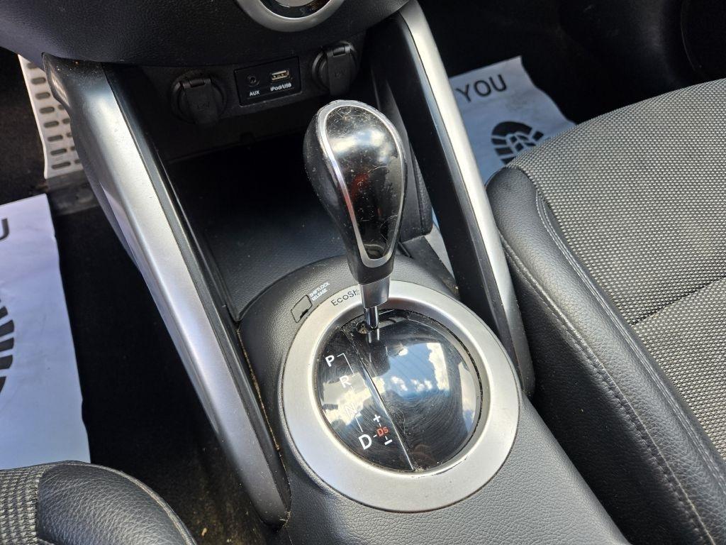 Hyundai Veloster Base 2015